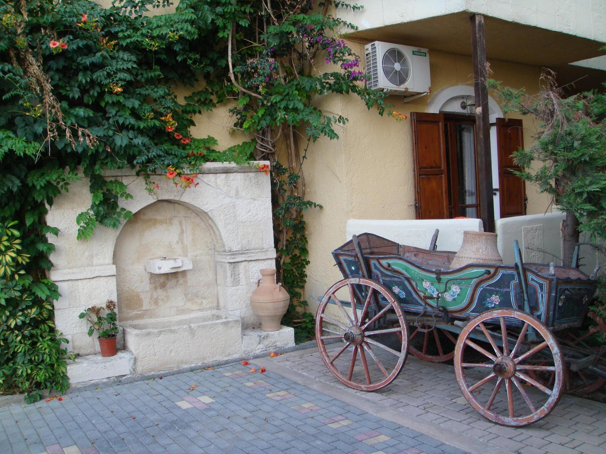 Lili Hotel Gazi Exterior photo