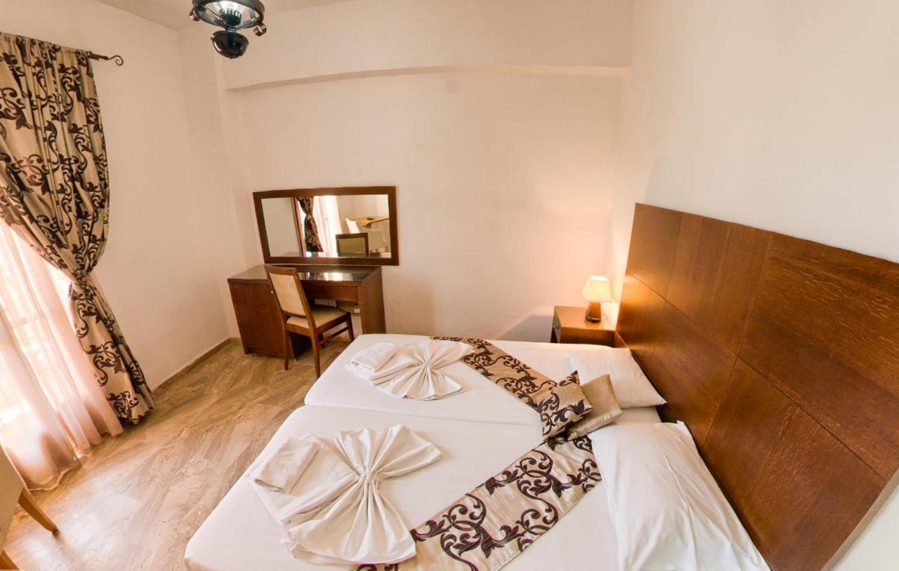 Lili Hotel Gazi Exterior photo
